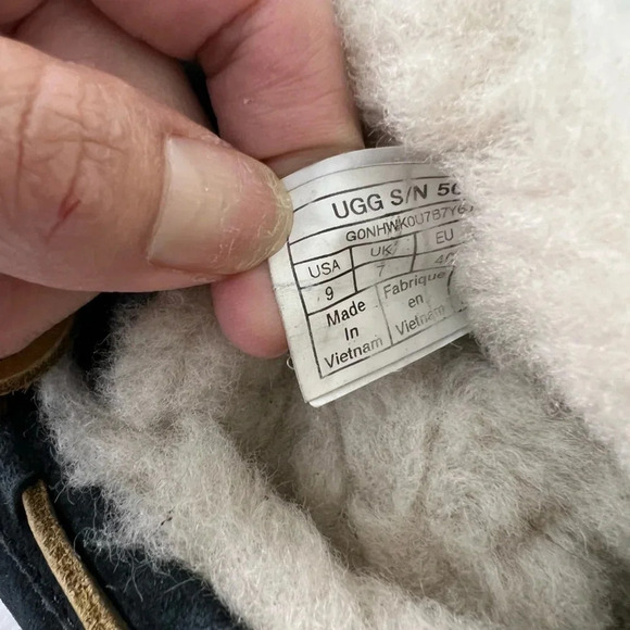UGG Olsen Slippers Size 9